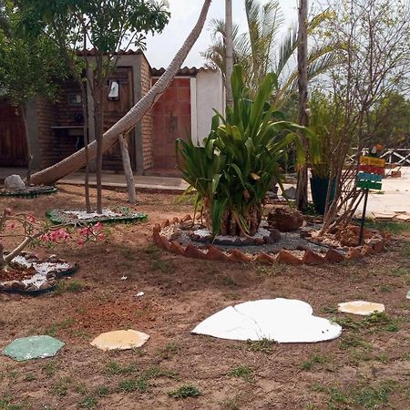 Camping E Pousada Tres Lagoas Hotell Luis Correia Exteriör bild